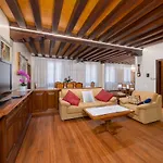 Giulia House